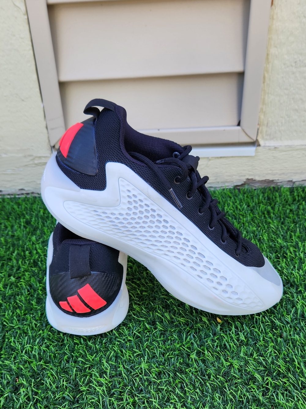 Adidas Basketball Anthony Edwards 1 Low Trainers in Cloud White/CoreBlack SZ 9.5